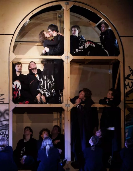 TheatreHD: Ромео и Джульетта во мгле