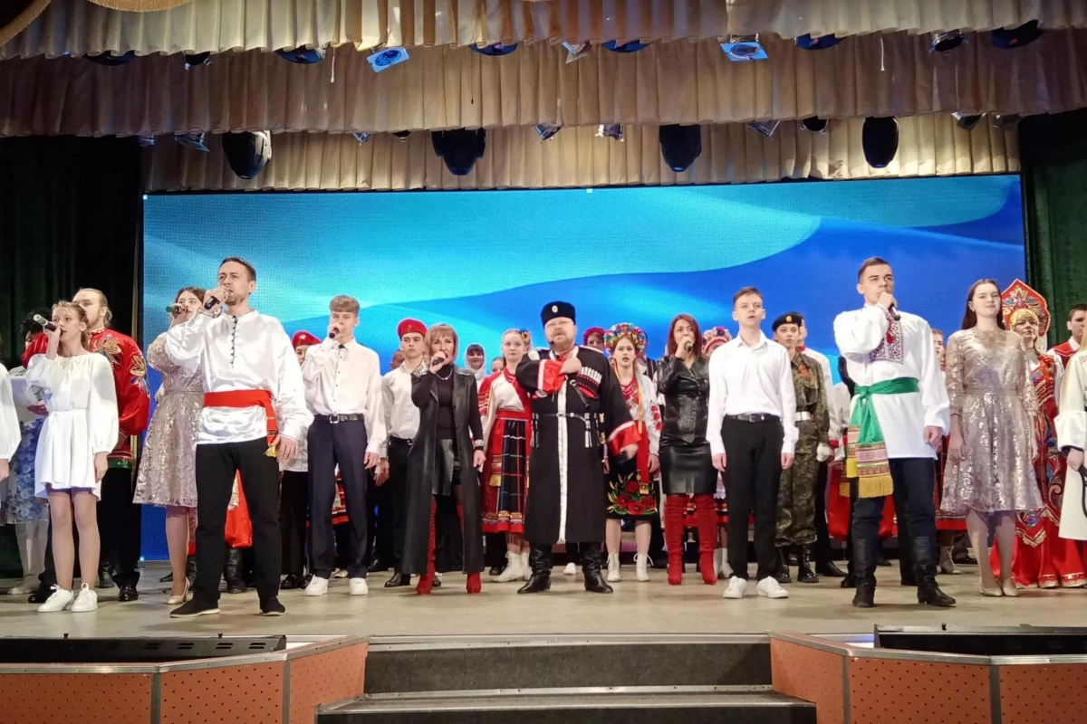 Праздничная концертная программа «Zа Победу!» в рамках Дня Героев Отечества