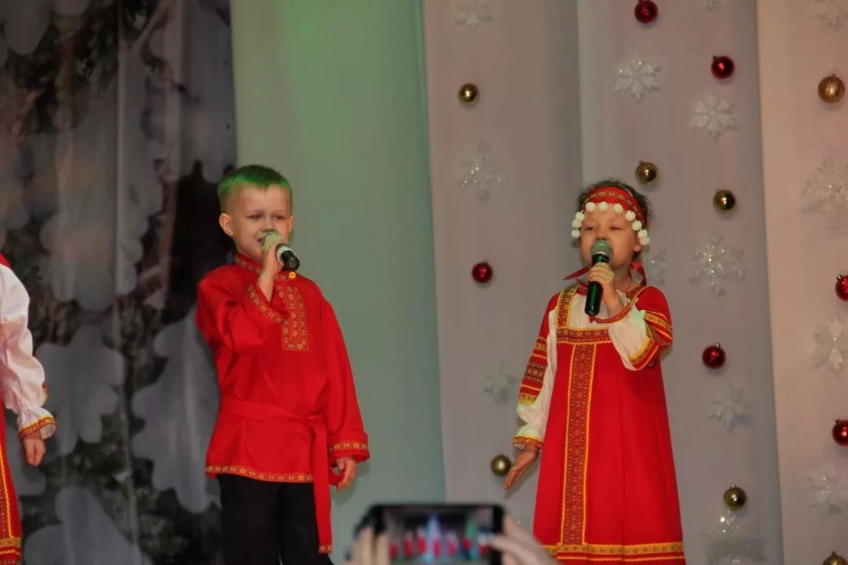 «Песни нашего двора»
