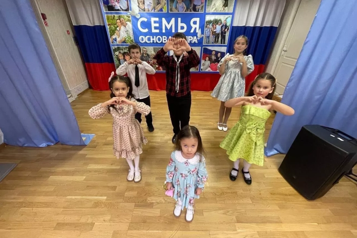 Конкурс стихов и песен- «Тебе одной, моя мама».