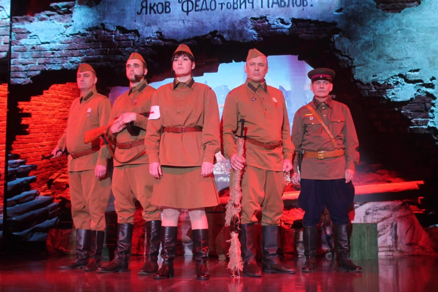 «Черный свет белой ночи»