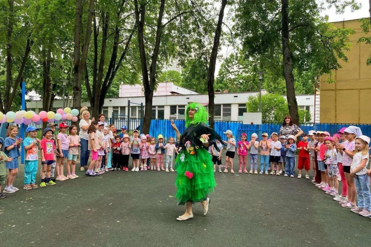«Мир детства – мир чудес», театрализованная игровая программа, приуроченная ко Дню защиты детей.