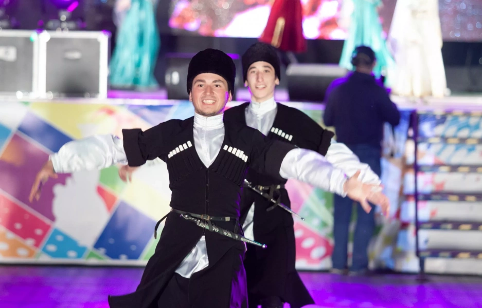 Церемония открытия фестиваля искусств, труда и спорта «Самотлорские ночи»