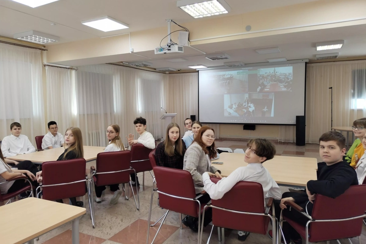 Литературно-логическая игра «Классики рулят»