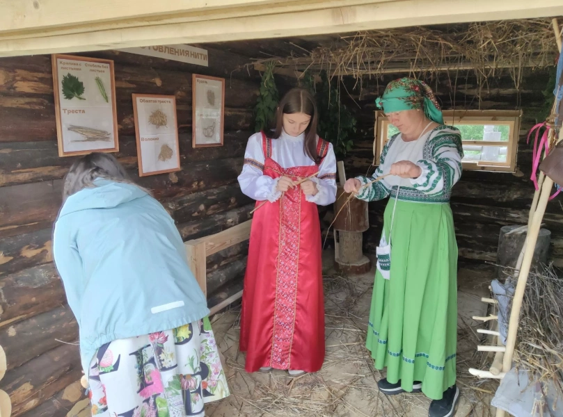 Ткацкая изба на Русской усадьбе