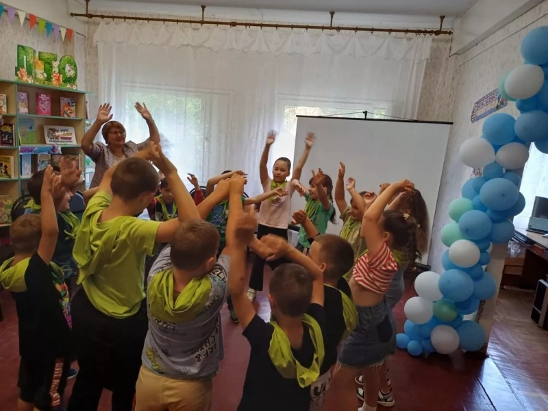 Аллея читающего детства