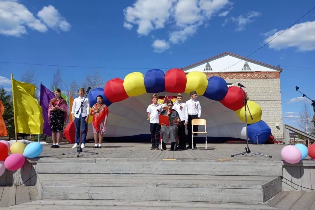Народное гуляние ко Дню Победы «Вальс Победы»