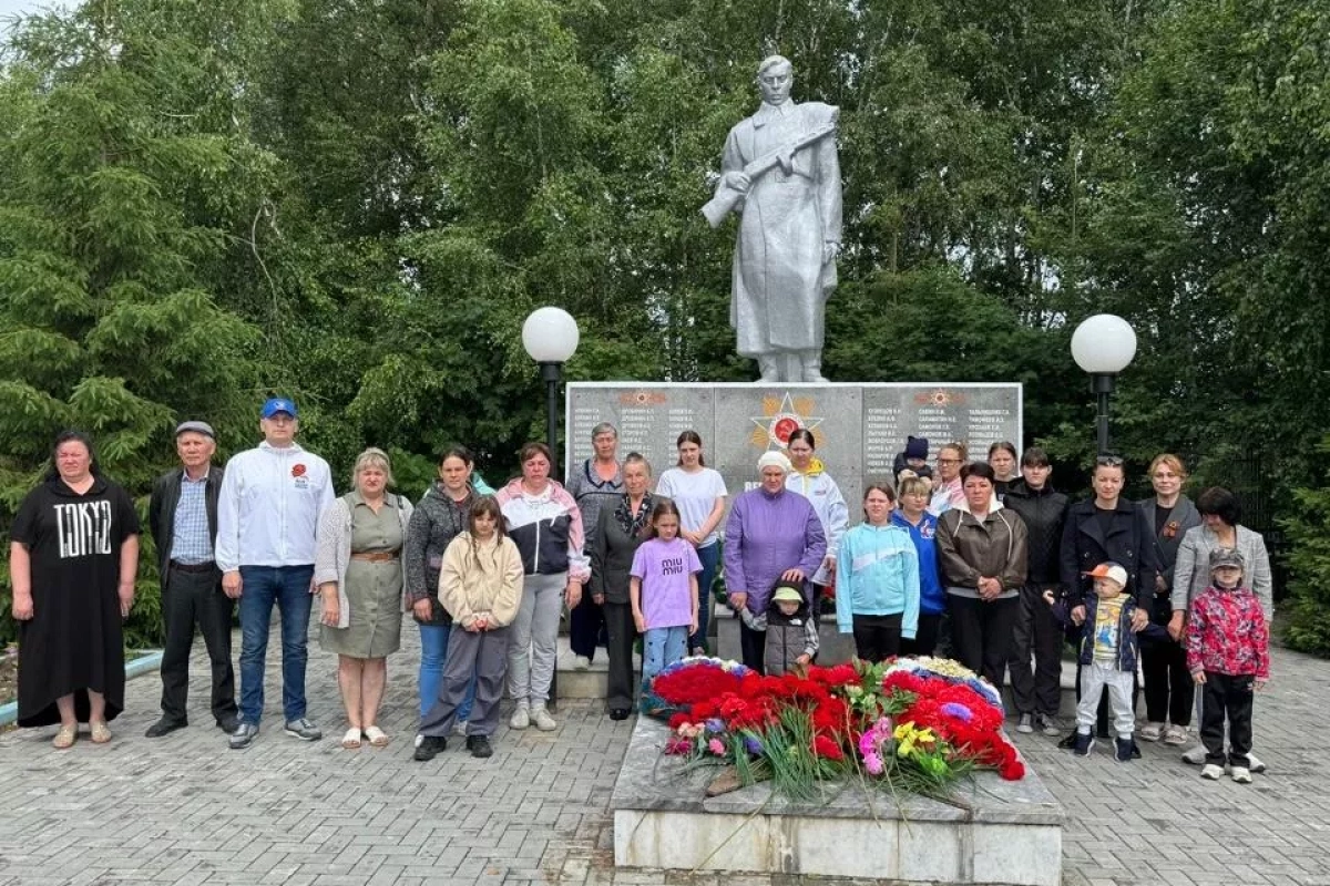 День памяти и скорби. Радиомитинг - «Памяти павших», возложение цветов к мемориалу «Памяти павшим воинам - землякам».