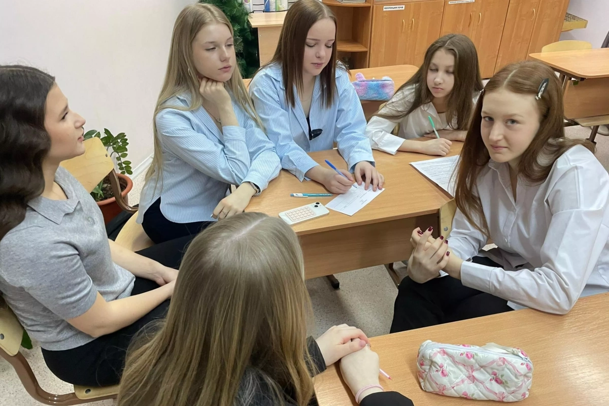 НЕскучный урок с Президентской библиотекой «История на кончике пера: про каллиграфию детям»