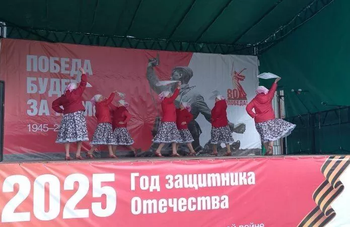 Мини-концерт, посвященный празднику Весны и труда «Душа поёт, встречая Первомай»