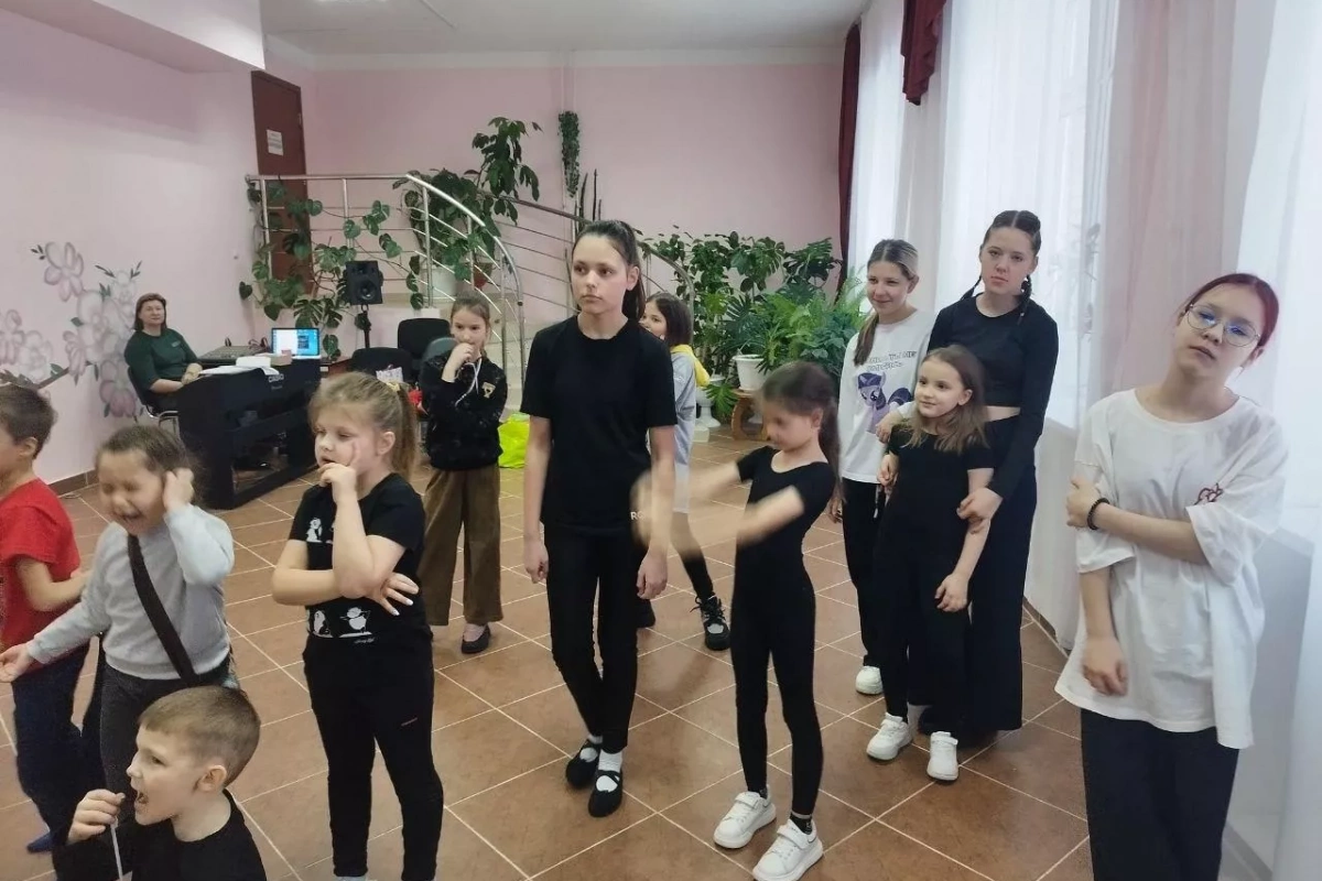 Игровая программа «Переполох по девичьи»