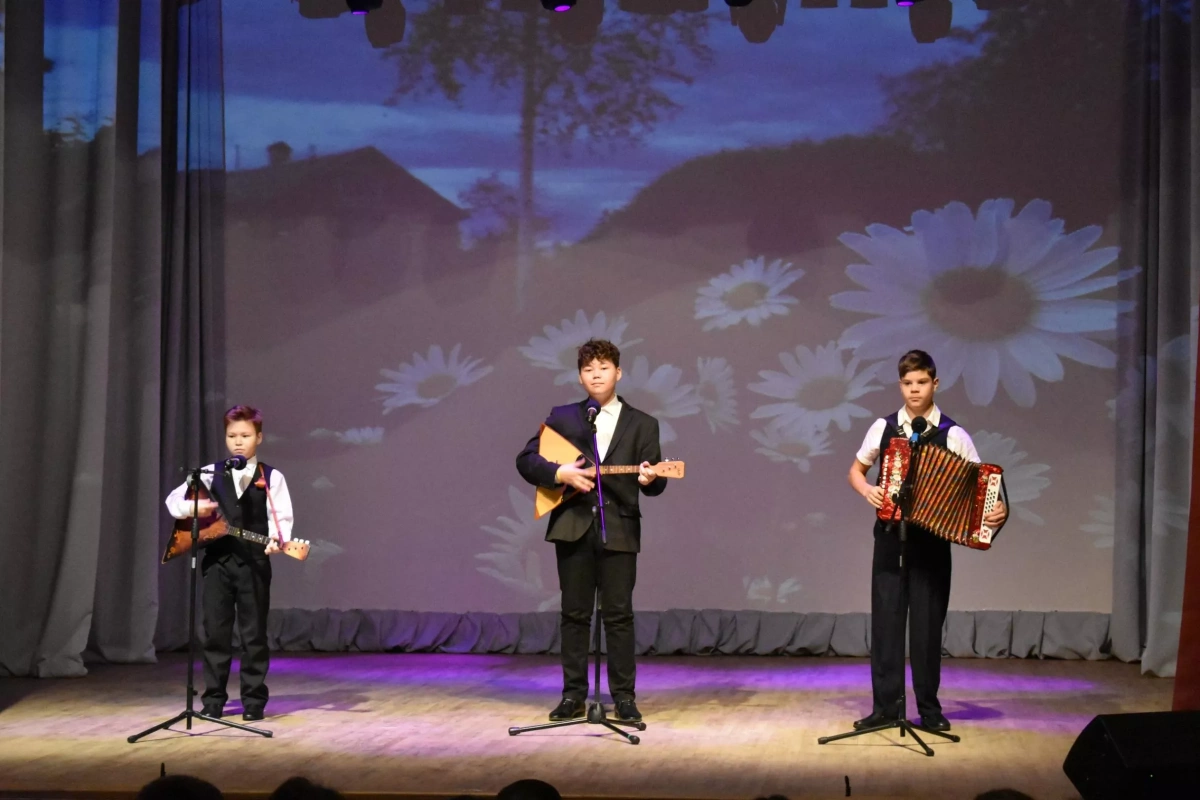Мастер-класс «Искусство игры на народных инструментах»