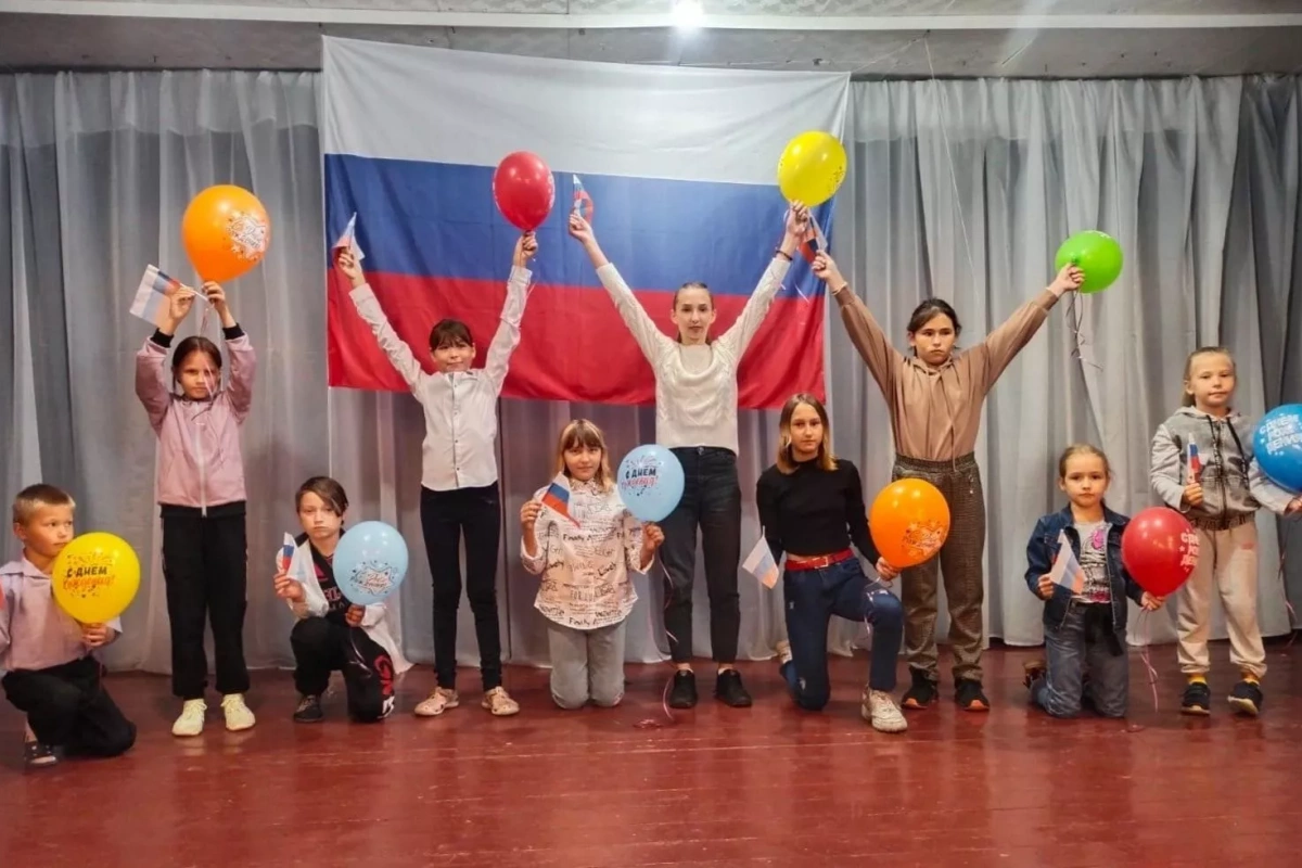 «Под Российским флагом»
