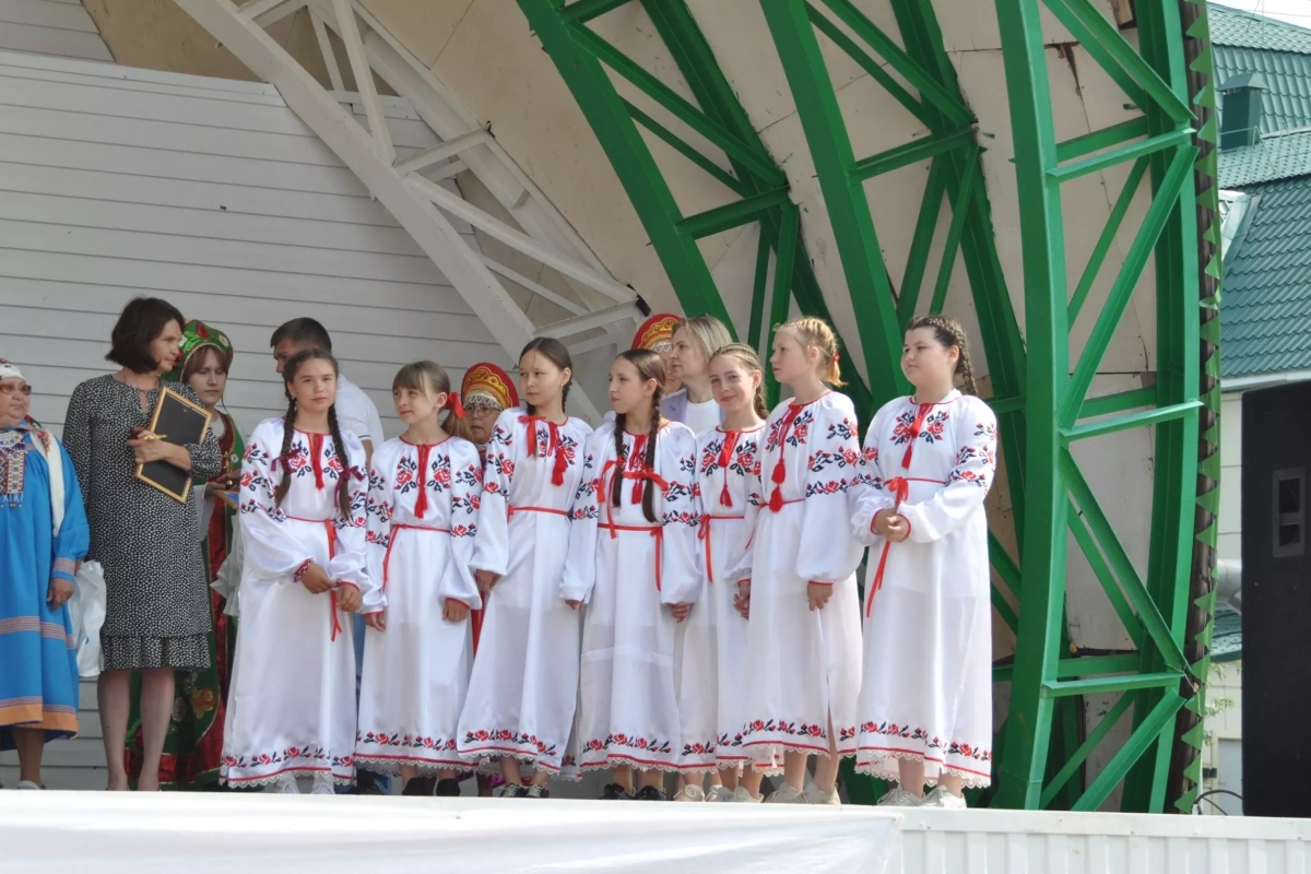 Праздничная концертная программа «Флаг моей Родины»