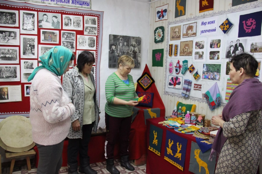 Выездная выставка «Искусство напёрстка»