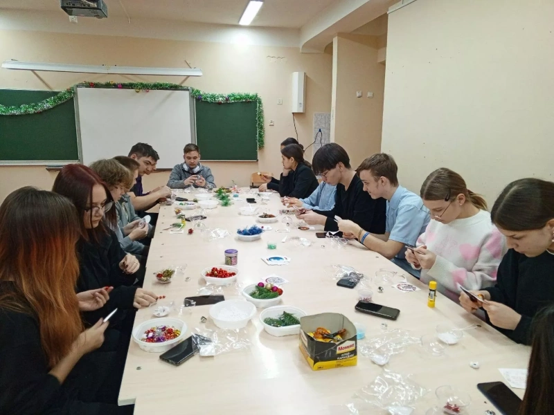 Мастер-класс «Декорирование новогодних шаров»