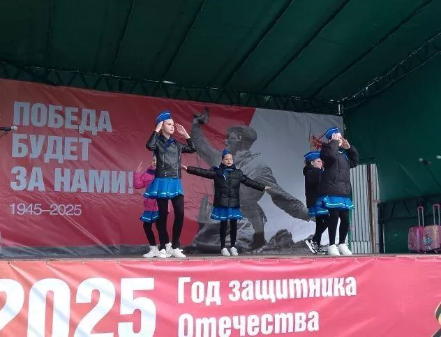 Мини-концерт, посвященный празднику Весны и труда «Душа поёт, встречая Первомай»