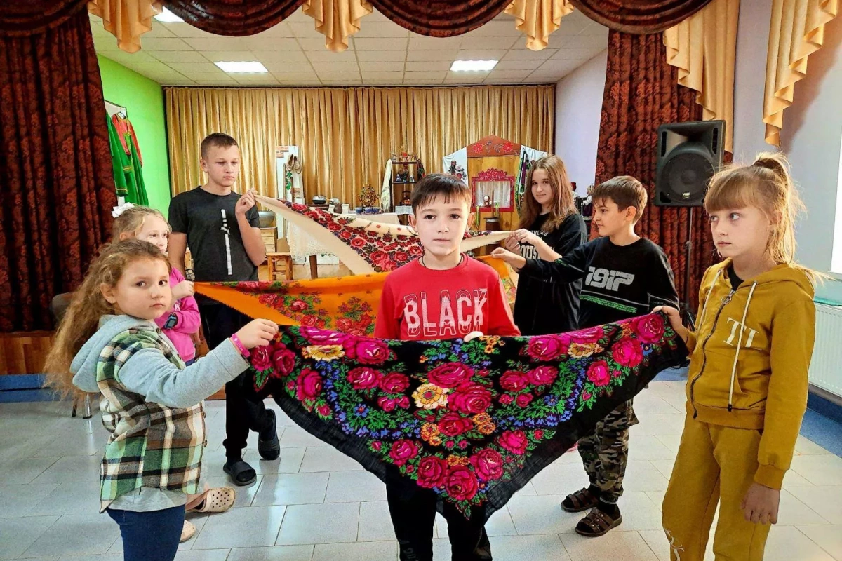 «Русские платки — отражение души народа» Ком. СДК