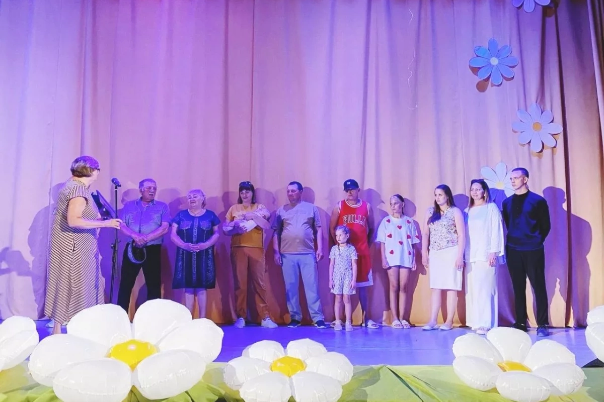 Концертная программа «Любовь хранит очаг семейный»