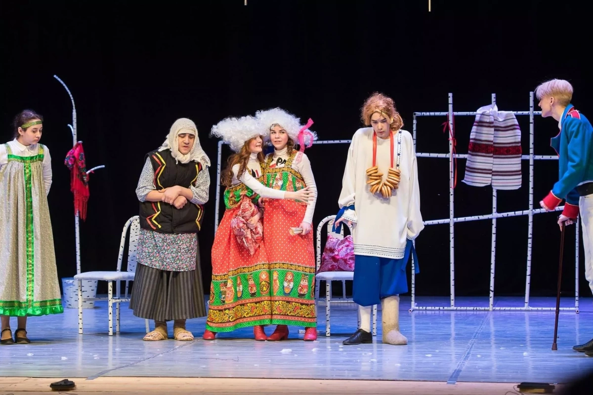 Спектакль «Урок дочкам»