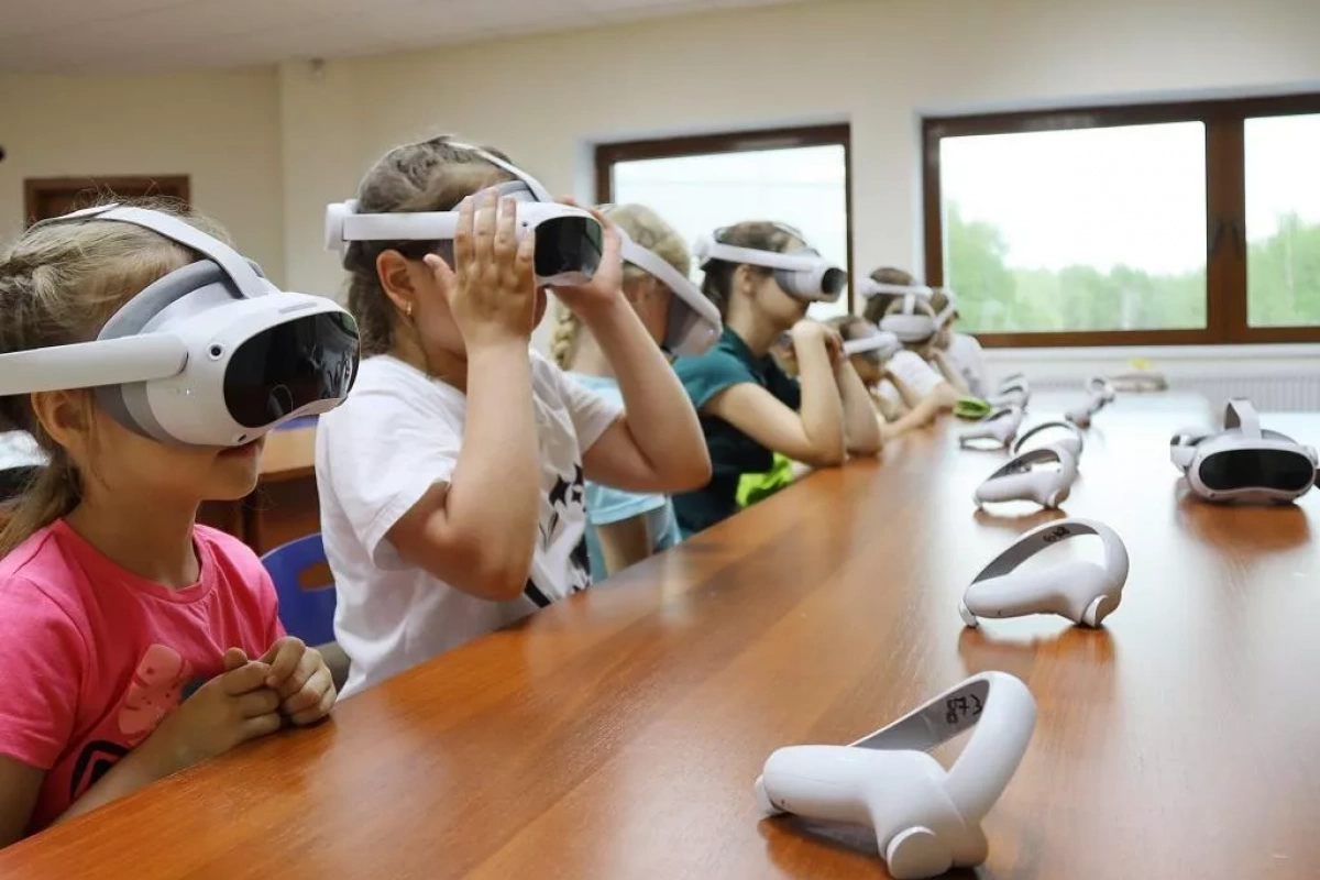Занятие с просмотром VR-фильма «Повелители сетей», «Путешествие по проводам»
