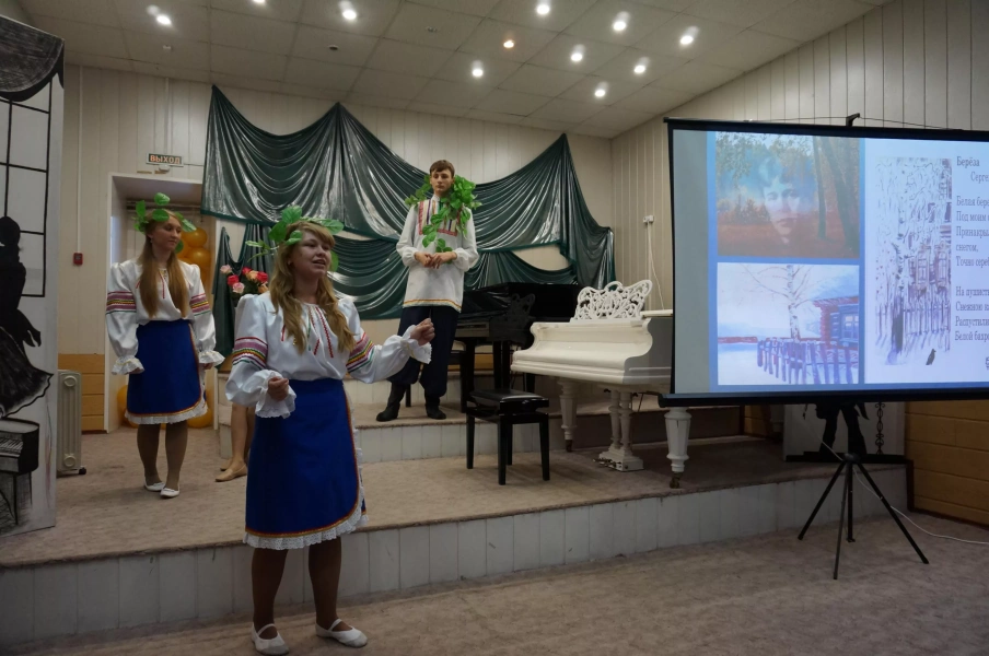 Литературно-музыкальная композиция «Серебряный звон есенинской лиры»