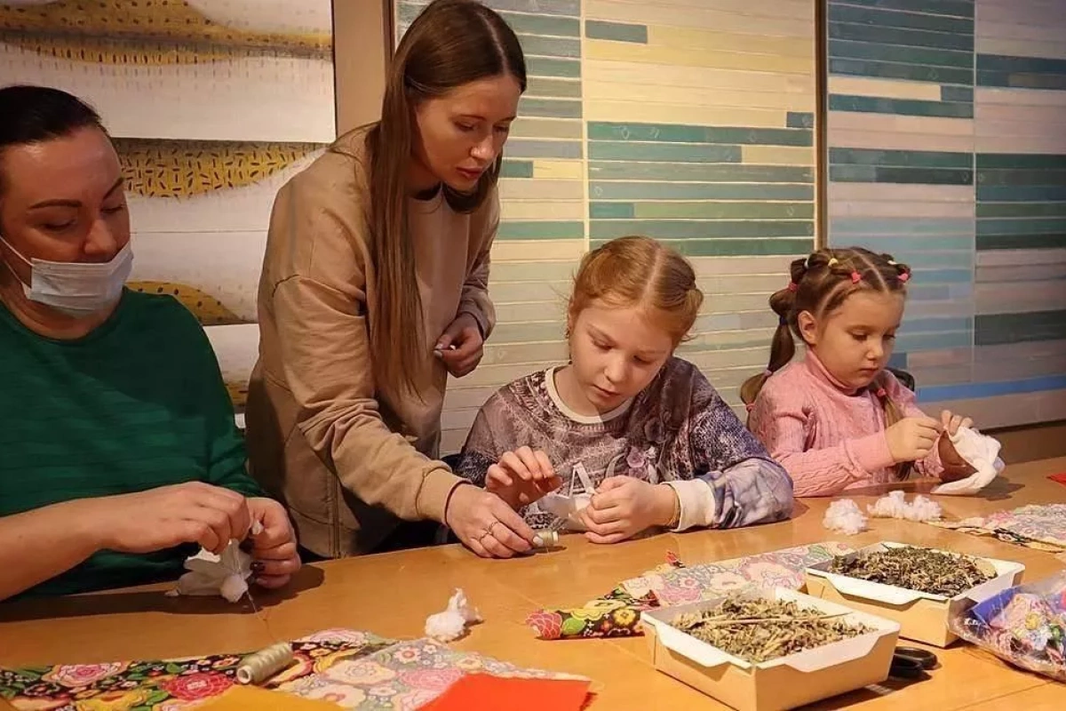 Тематическая экскурсия с элементами практического занятия «Кубышка-травница»