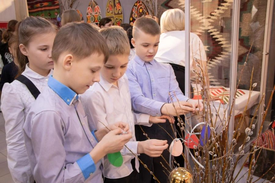 Тематическая экскурсия с элементами практического занятия «Роспись писанки»