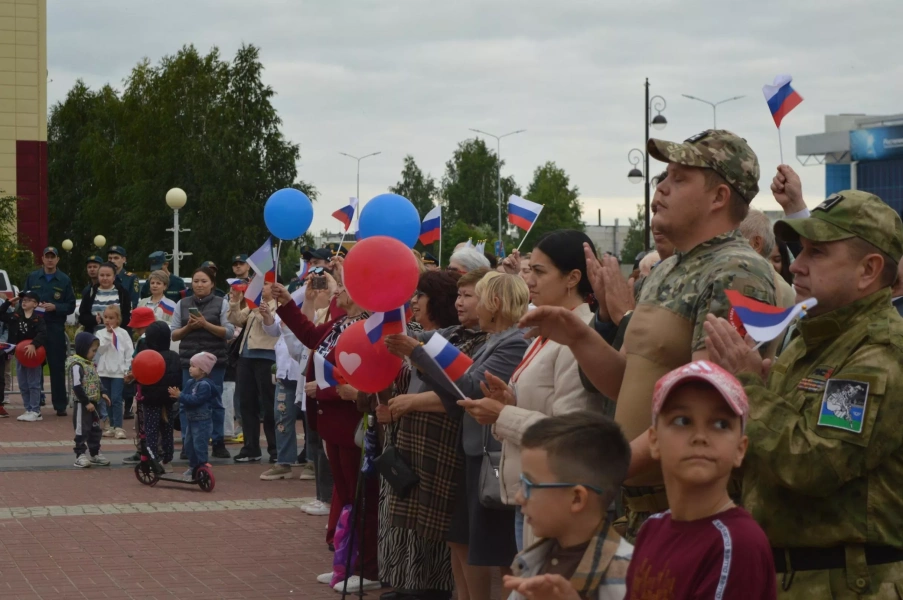 Праздничные мероприятия посвященные Дню государственного флага Российской Федерации