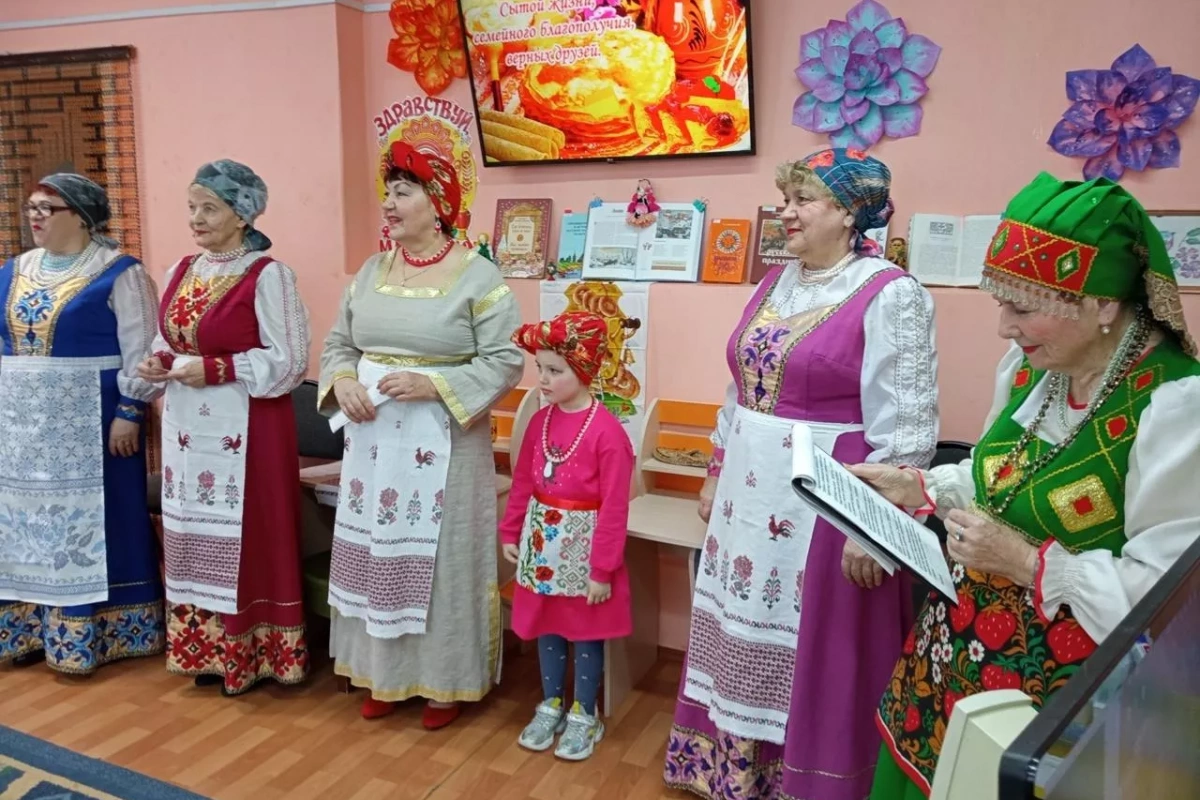 Фольклорный час «Развернись сарафан златокрылый»