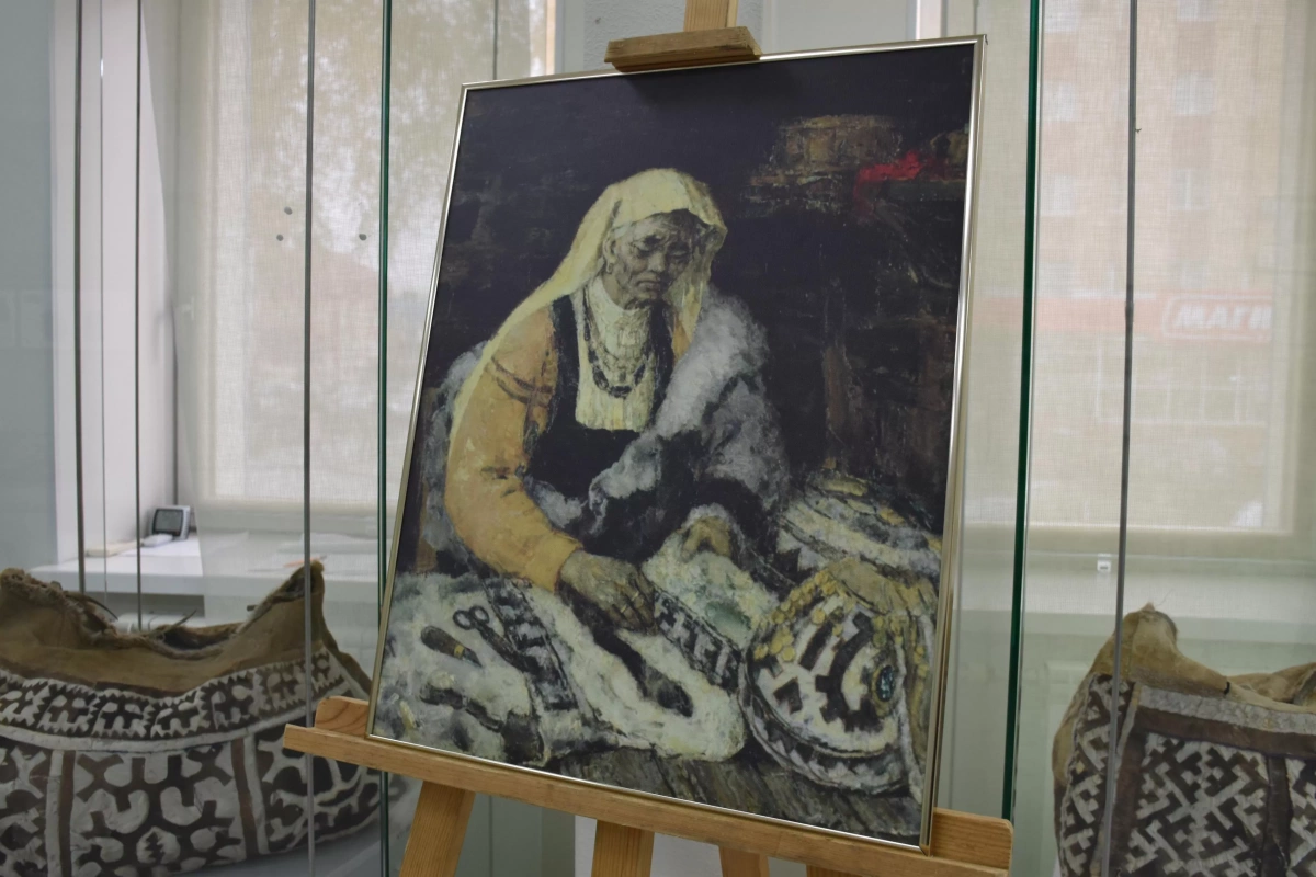 Выставка «Рукодельные сумки обско-угорских мастериц»