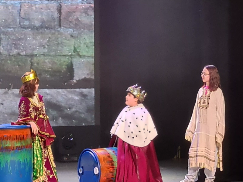 Зрелищно-игровая программа «Юмористический квартирник»