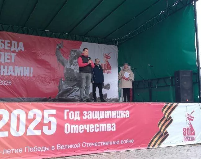 Мини-концерт, посвященный празднику Весны и труда «Душа поёт, встречая Первомай»