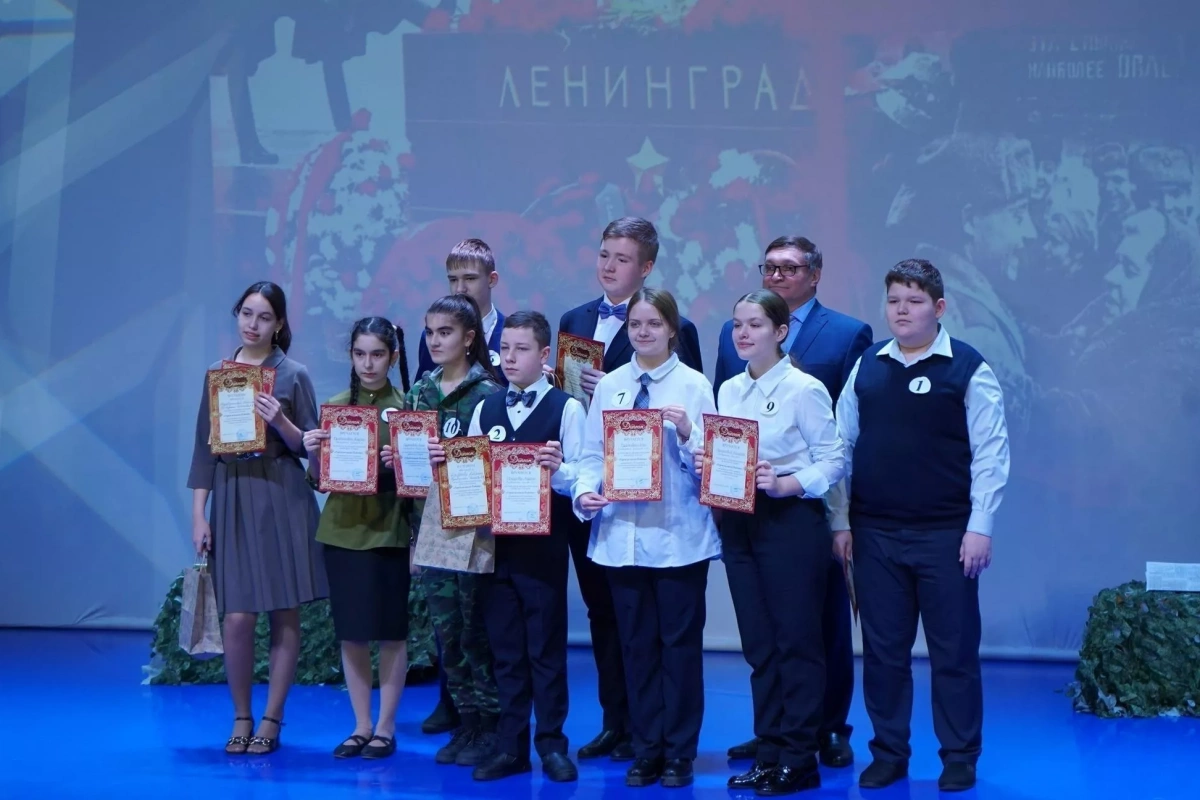 «Строки, обожённые войной»