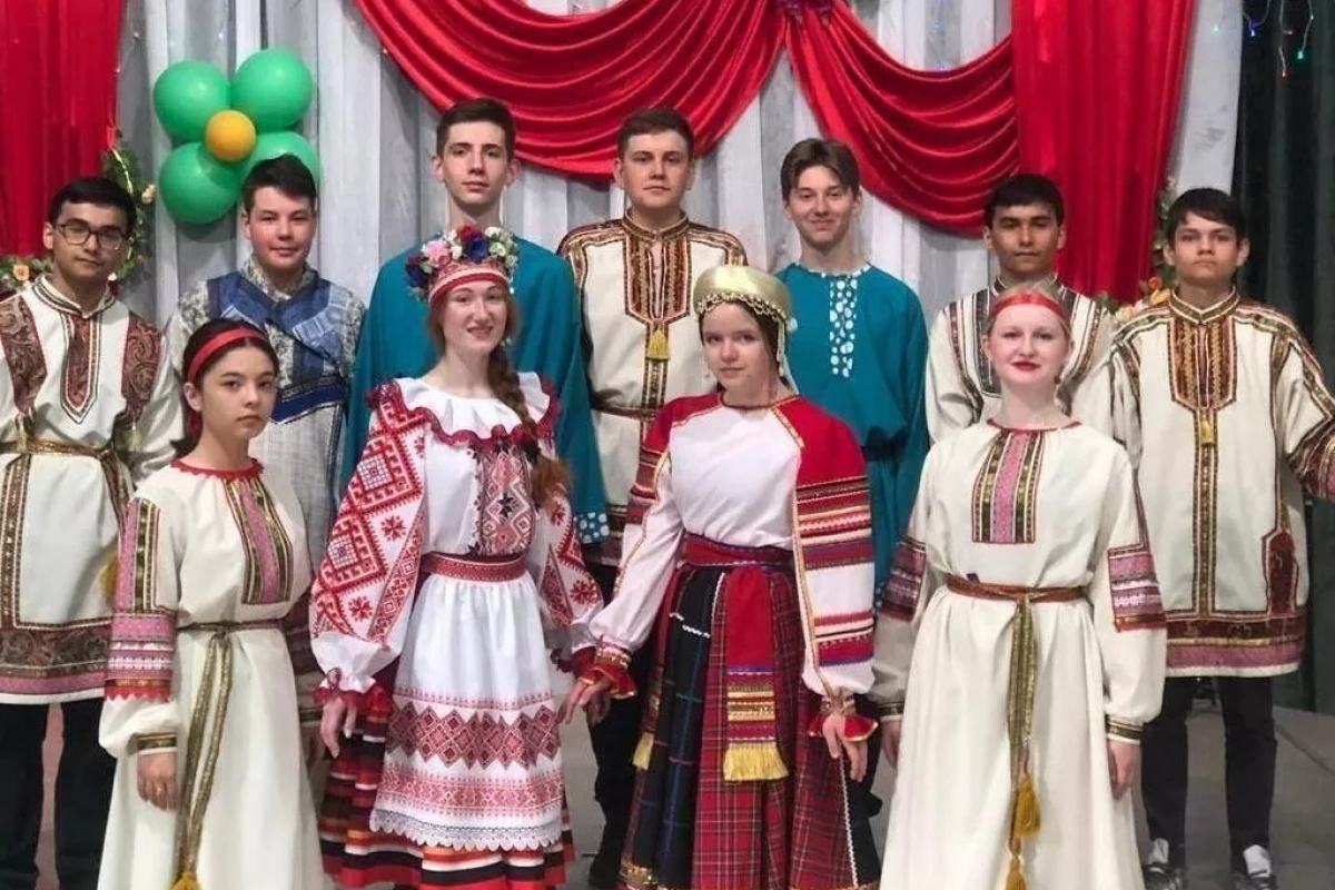Игра «Калейдоскоп новогодних традиций»