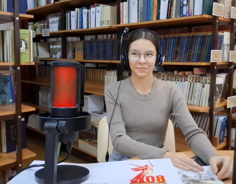 «Жить и бороться»: книга у микрофона