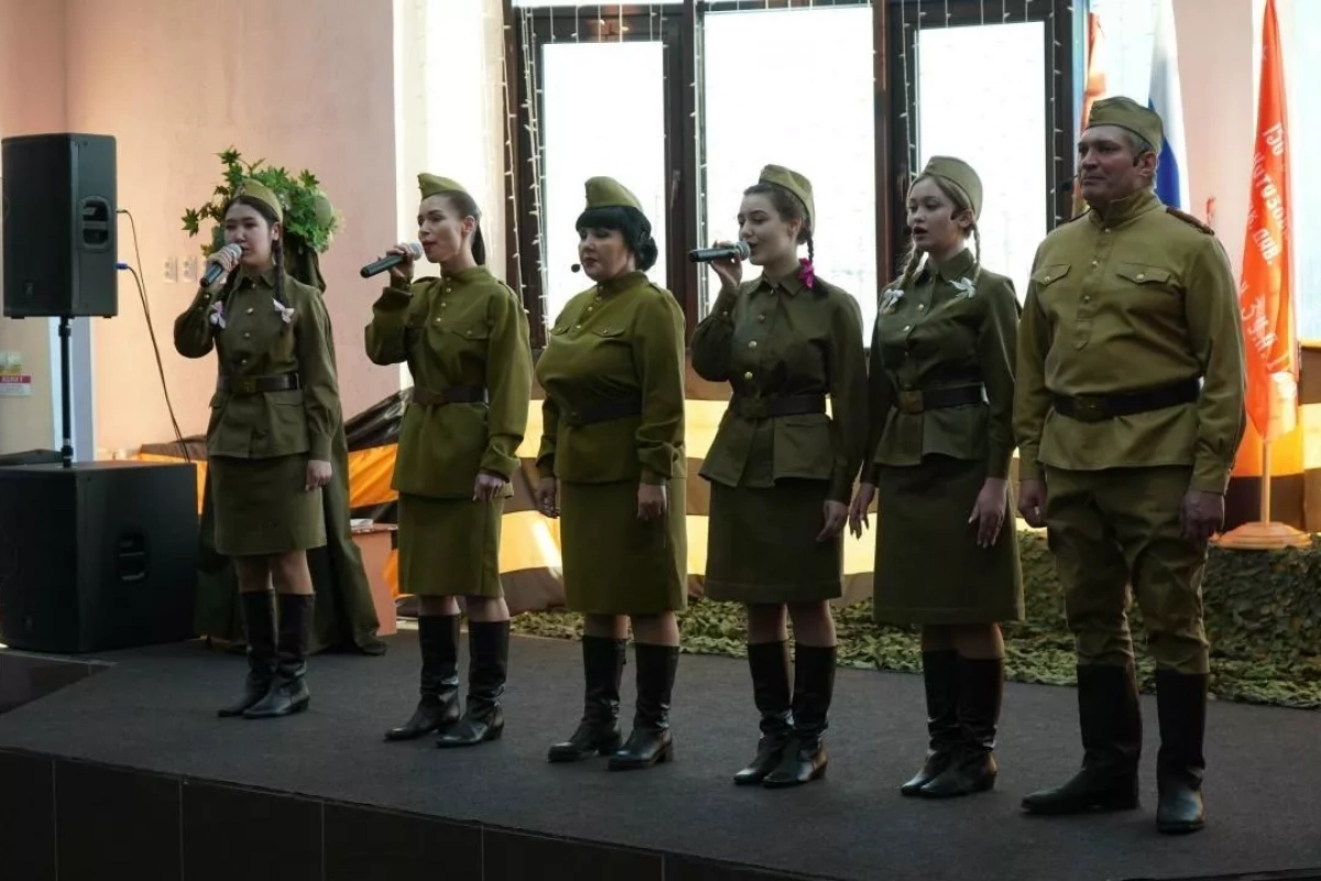 «Песен славных достойны герои»