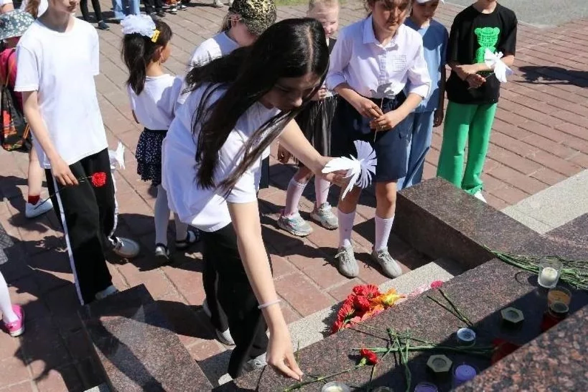 «Память» - возложение цветов