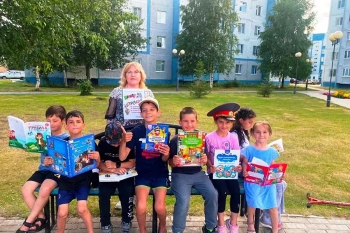 Познавательный час «Мечтают взрослые и дети о безопасности на свете»