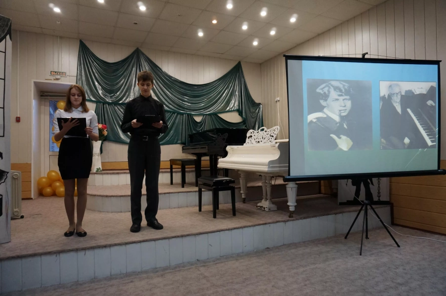 Литературно-музыкальная композиция «Серебряный звон есенинской лиры»